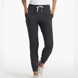 Vuori Performance Jogger
Women's DreamKnit™ Joggers size medium